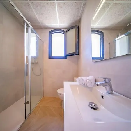Holiday home New Eco-townhouse With Wifi Parking And Jacuzzi