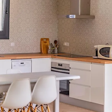 Holiday home New Eco-townhouse With Wifi Parking And Jacuzzi *